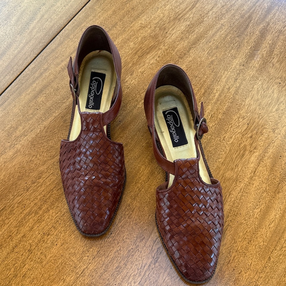 Pappagallo Women’s Woven Leather Slip-Ons in Brown
